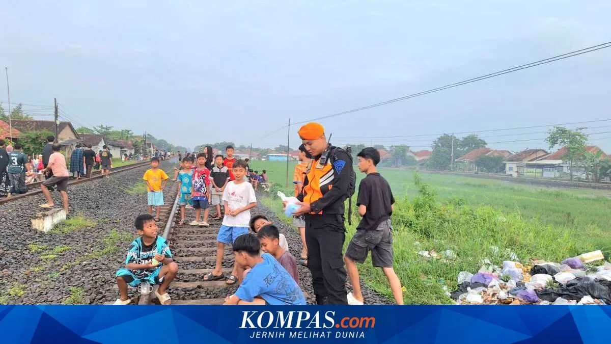 KAI Daop 4 Semarang Larang Ngabuburit di Rel Kereta, Pelanggar Terancam Denda Rp 15 Juta