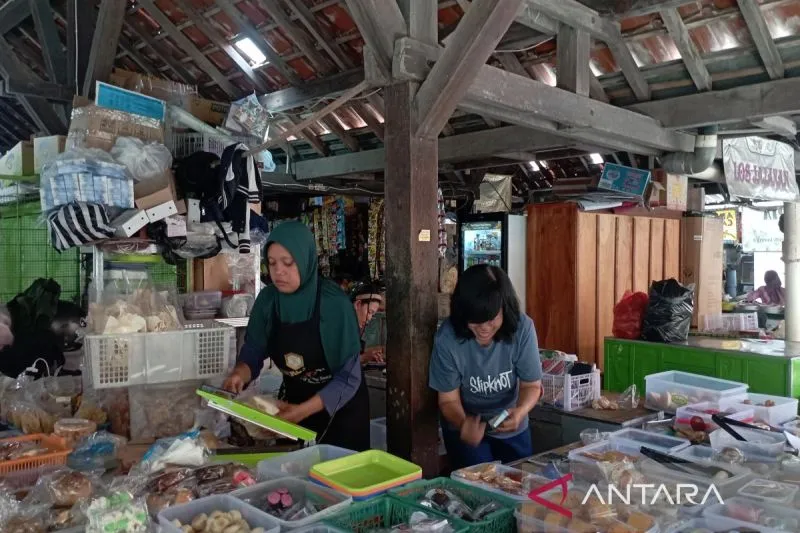 Pasar Ngasem: Warisan Budaya dan Kuliner Tradisional di Yogyakarta
