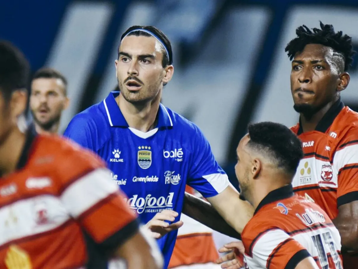 Persib Bandung Perkuat Posisi Puncak Usai Menang atas Madura United