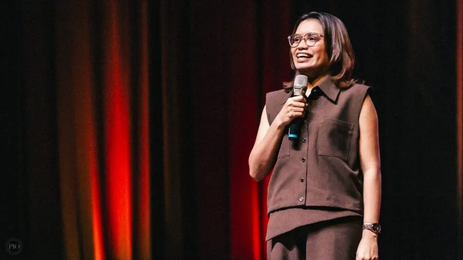 Priska Baru Segu Tampilkan Keresahan Usia 30 Tahun dalam Stand-Up Comedy 'Pertigapuluhan' di Yogyakarta