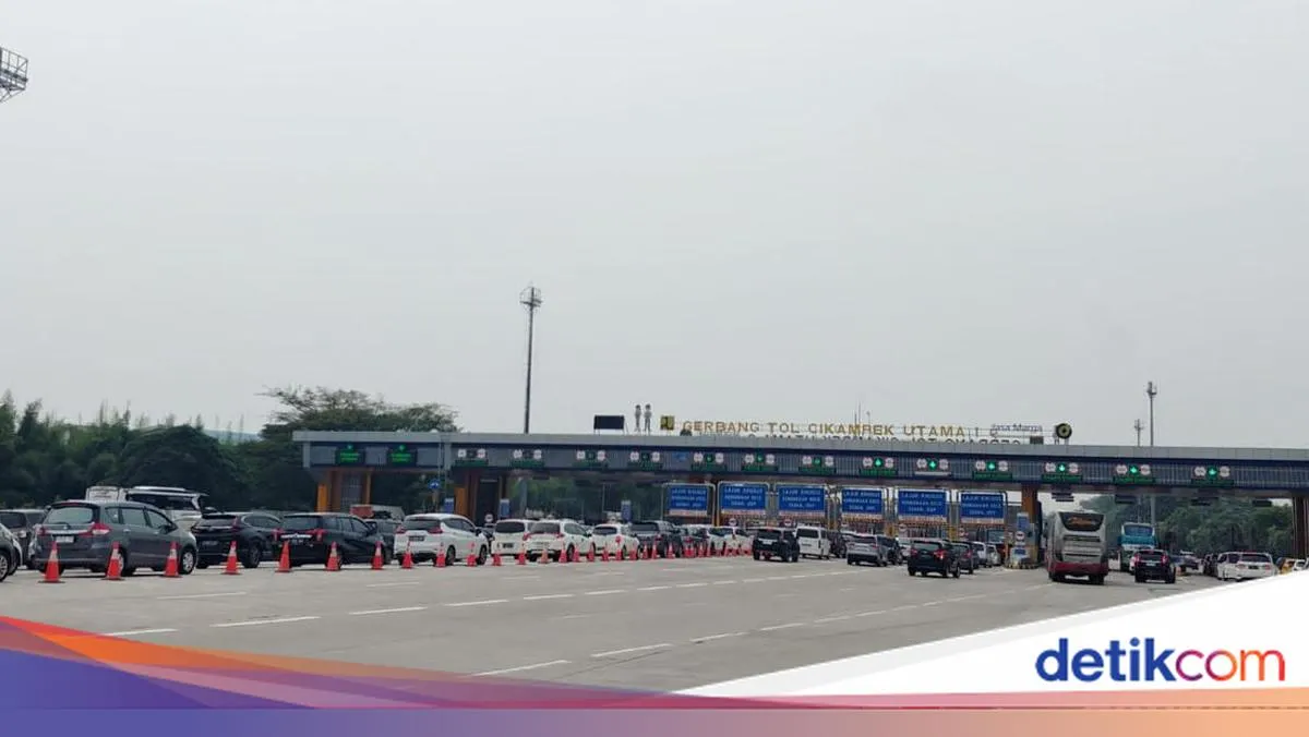 Arus Mudik di Gerbang Tol Cikatama Terpantau Lancar Jelang Siang