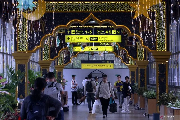 Stasiun Malang Semarakkan Idul Fitri dengan Dekorasi Khusus