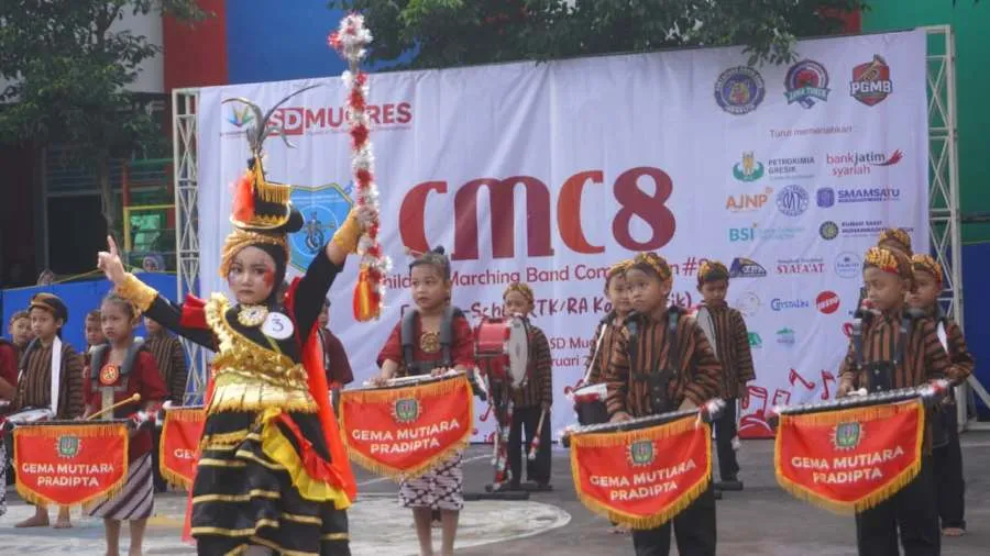 Kompetisi Marching Band Anak Semarakkan SD Mugres