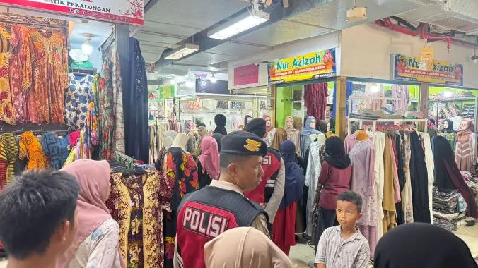 Polisi Makassar Perketat Patroli di Pusat Perbelanjaan Jelang Idul Fitri