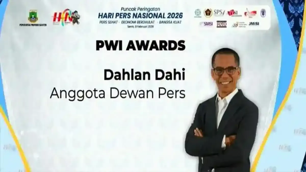 Dahlan Dahi Menerima Penghargaan PWI Awards pada Hari Pers Nasional 2026