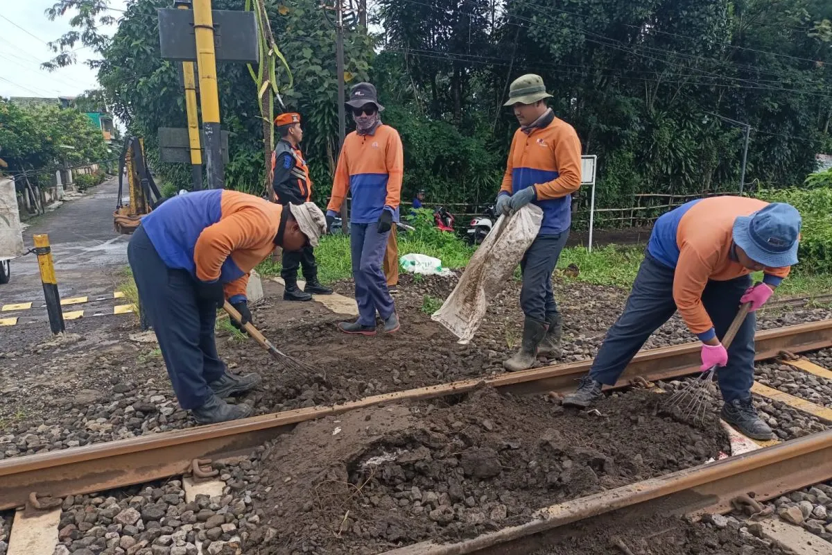 PT KAI Daop 7 Menutup Pelintasan Sebidang Berisiko Tinggi di Blitar