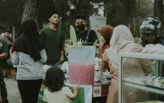 War Takjil: Ruang Kebersamaan dan Toleransi di Solo Saat Ramadan