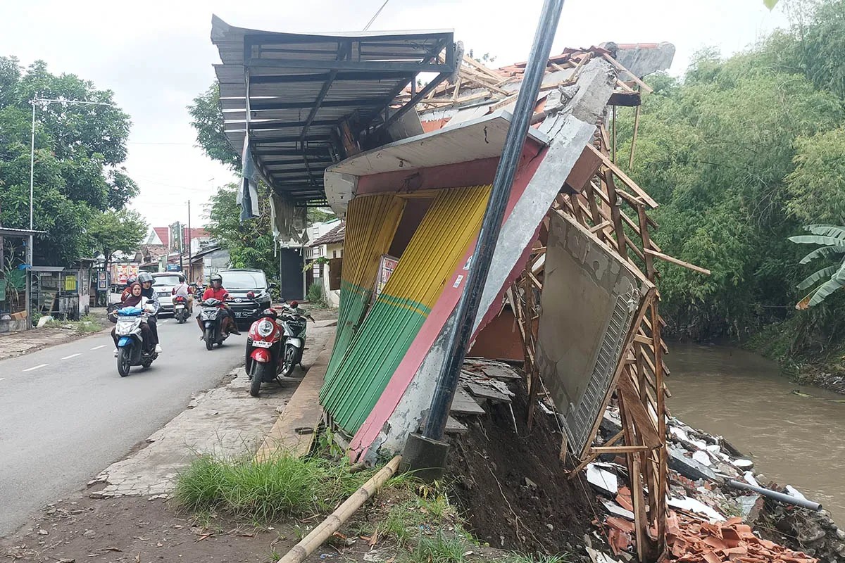 Peningkatan Pemantauan Tebing Sungai Rawan Longsor di Probolinggo