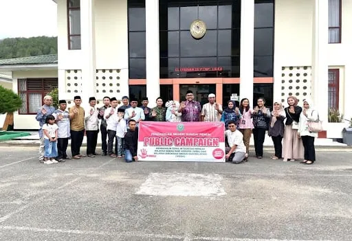 PN Sungai Penuh dan DYK Bagikan Takjil untuk Semarakkan Ramadan
