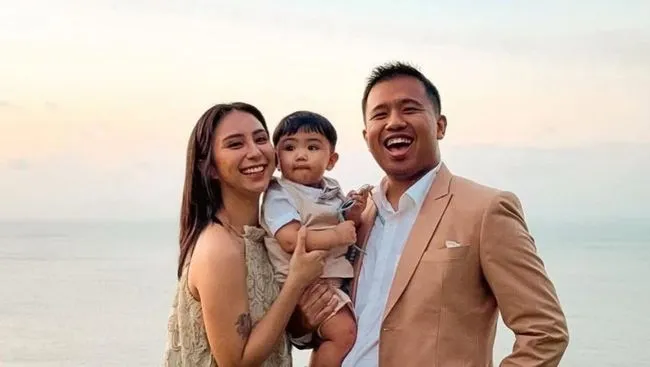 Artis Cilik 90-an Kini Menjadi Orang Tua