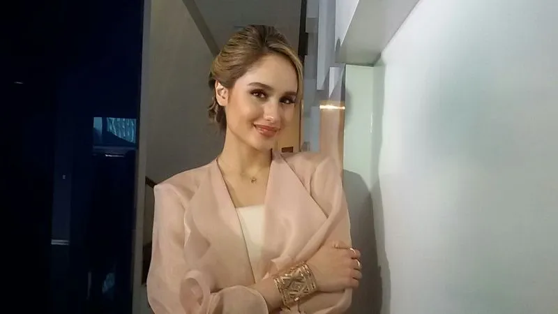 Artis Berparas Bule yang Ternyata Muslim Sejak Lahir