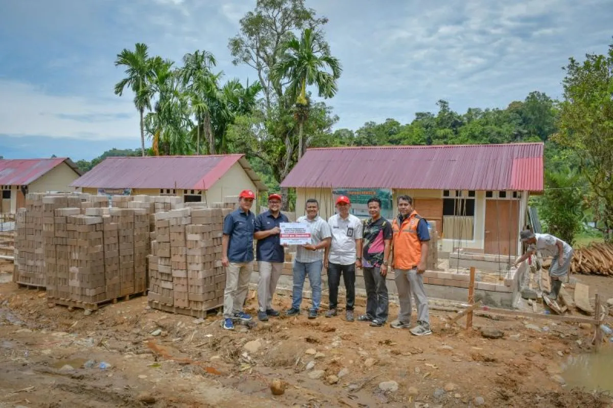 PT Semen Padang Salurkan Bantuan untuk Pembangunan Huntap Korban Banjir
