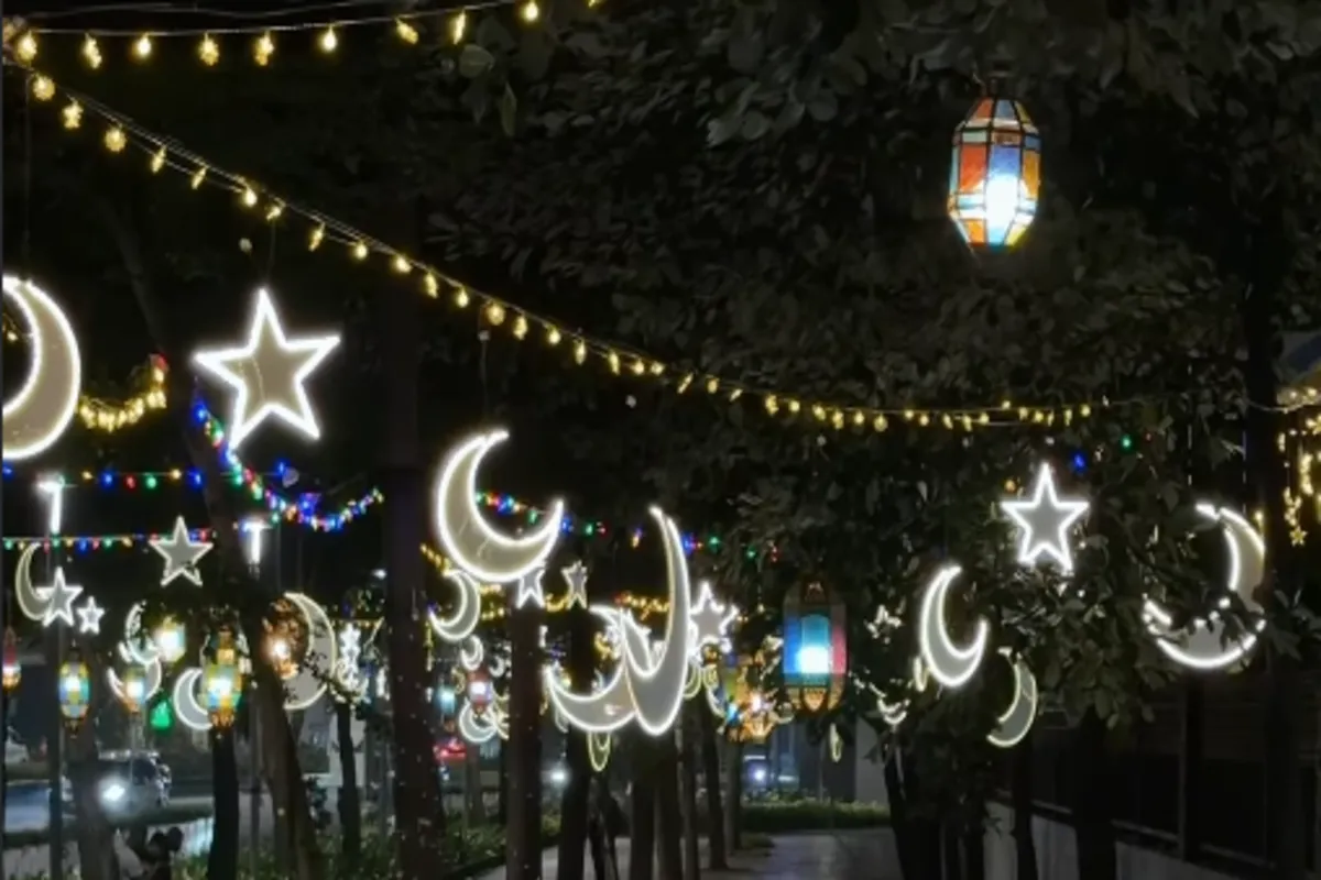 Jalanan Jakarta Dihiasi Lampu Tema Ramadhan, Spot Instagramable Baru