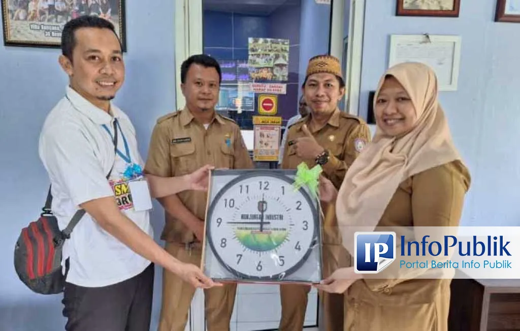 Siswa SMKN 1 Gorontalo Kunjungi Diskominfotik untuk Belajar Teknologi Informasi