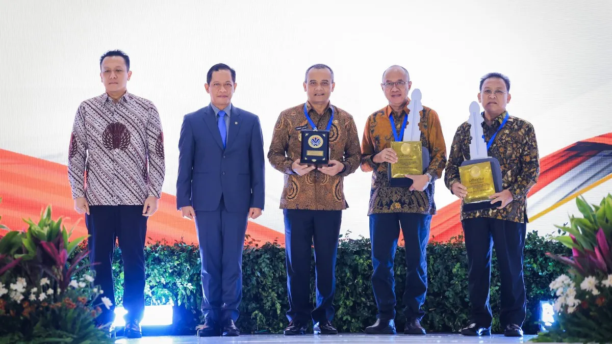 Gubernur Ahmad Luthfi Terima Penghargaan Nasional Atas Inovasi Pengelolaan Sampah
