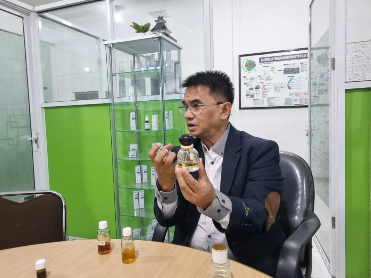 Revitalisasi Nilam Aceh: Dari Komoditas Bahan Baku Menjadi Produk Bernilai Tinggi