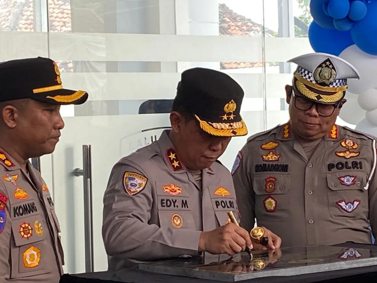 Kapolda NTB Resmikan Gedung Pelayanan BPKB untuk Masyarakat