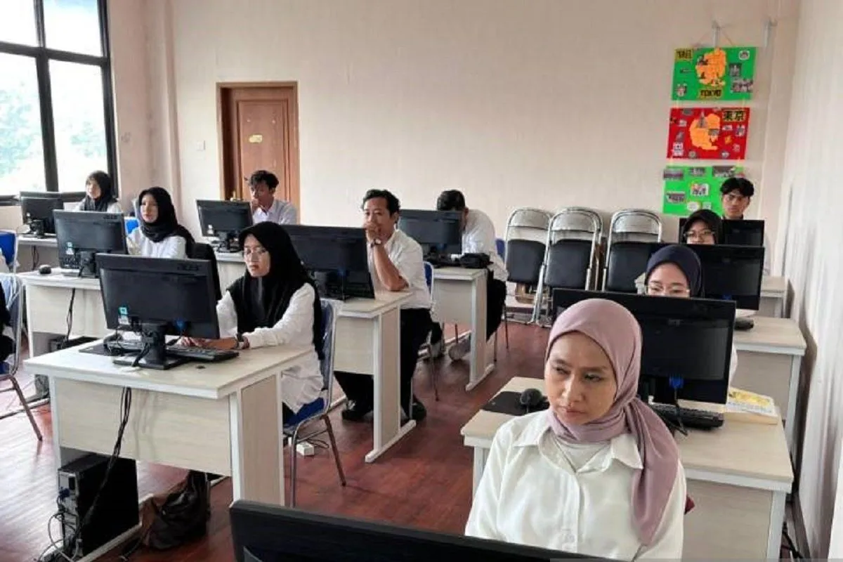 16 Peserta Pelatihan AI di Tangerang Raih Sertifikat Nasional