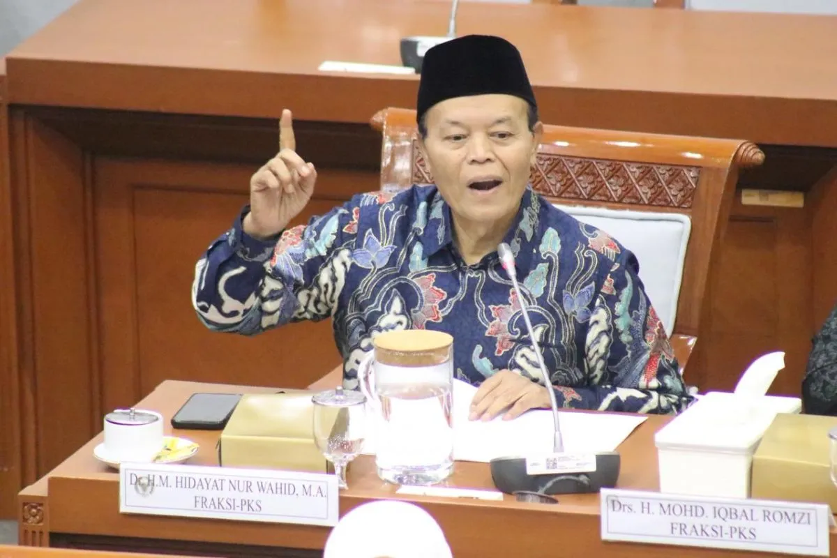Hidayat Nur Wahid Ingatkan Prabowo untuk Konsisten pada Konstitusi saat Mediasi Konflik Internasional