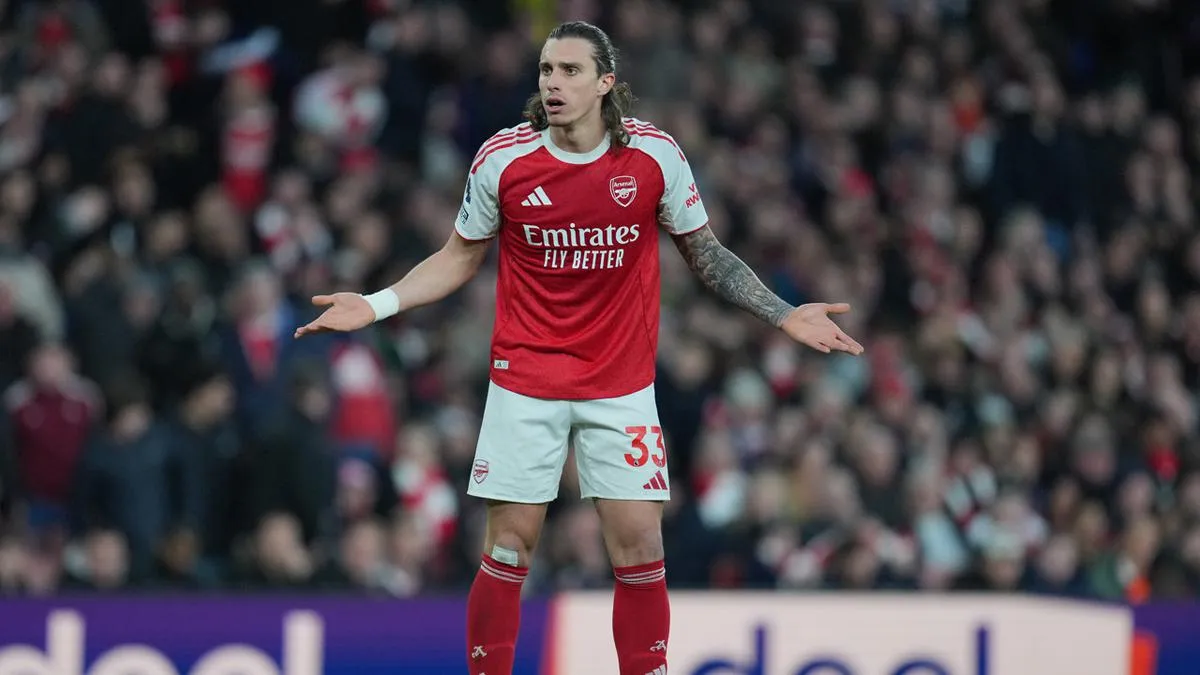Barcelona Bidik Riccardo Calafiori dari Arsenal