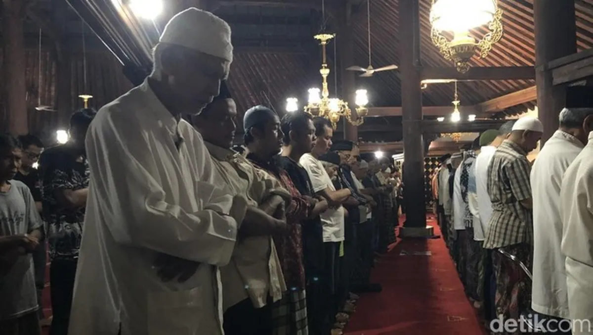 Tarawih Perdana di Masjid Gedhe Kauman Yogyakarta Penuhi Jemaah