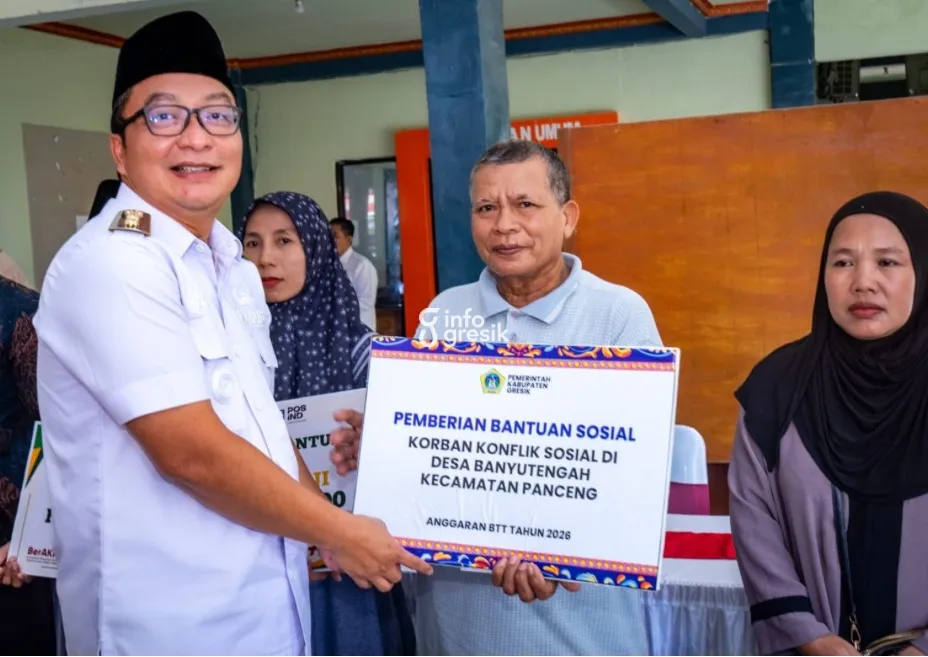 Pemkab Gresik Salurkan Bansos untuk Warga Terdampak Konflik di Banyutengah