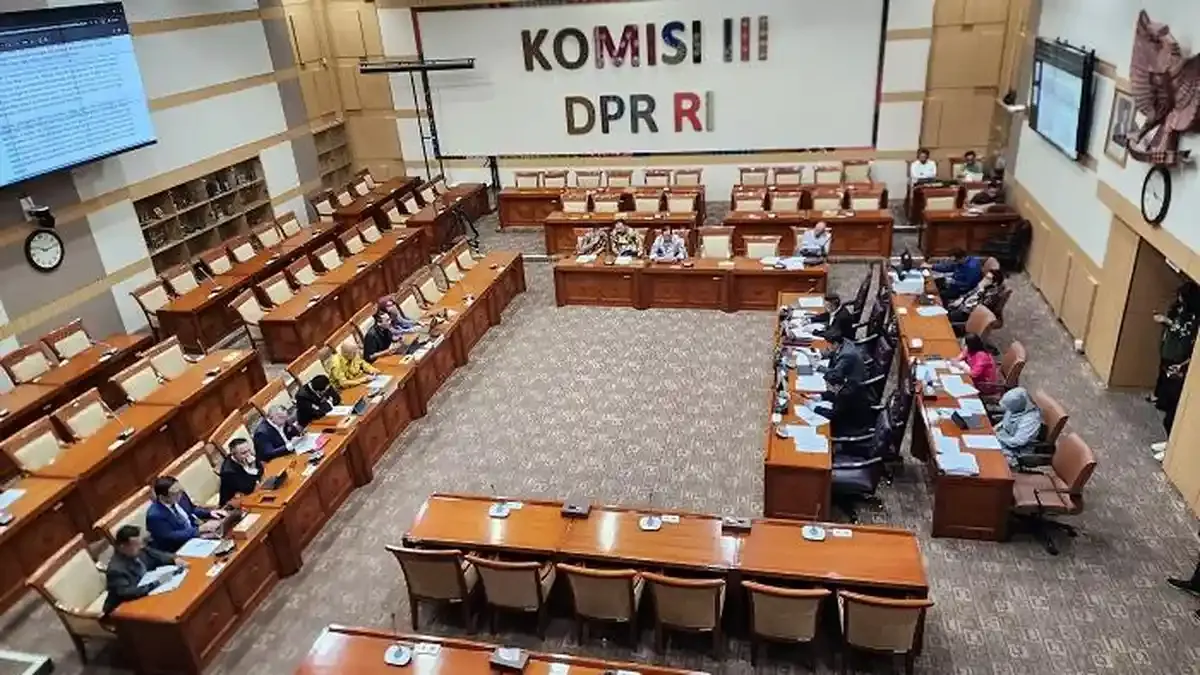 Usulan Larangan Liputan Langsung di Ruang Sidang Pengadilan dalam RUU KUHAP
