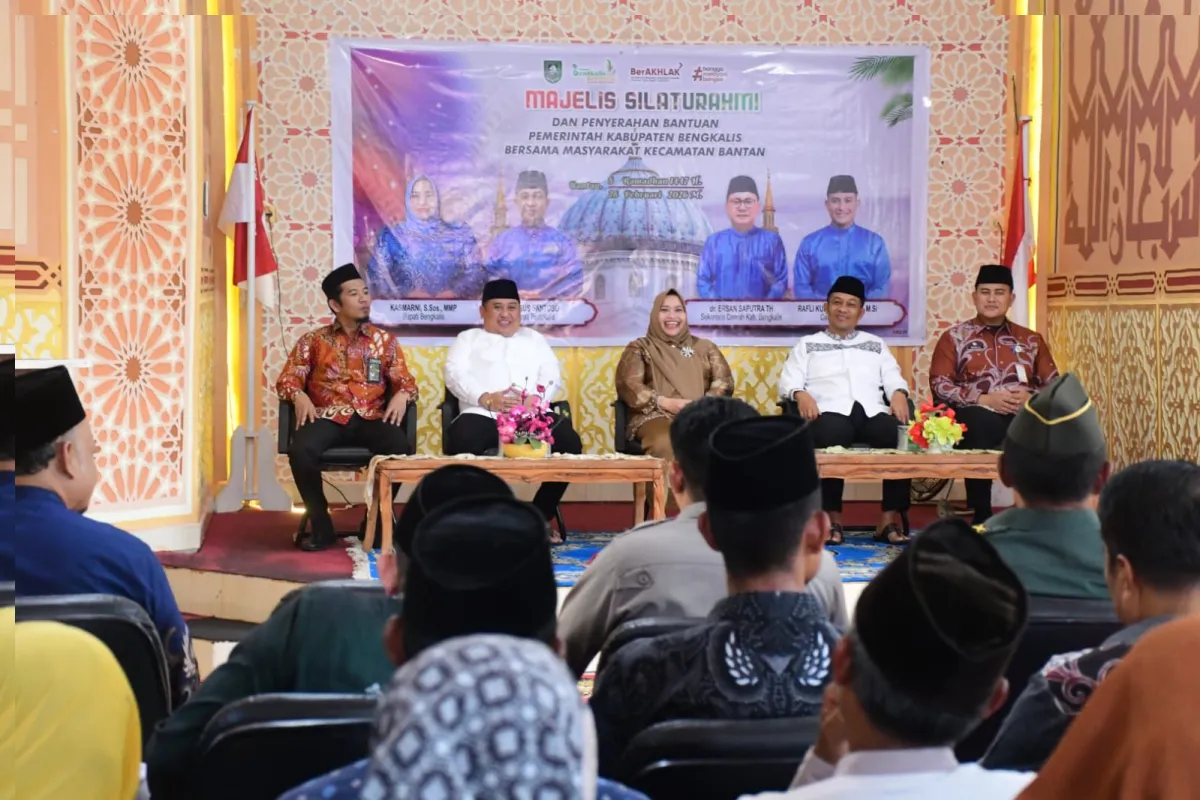 Bupati Kasmarni Laksanakan Safari Ramadhan dan Salurkan Bantuan di Bantan