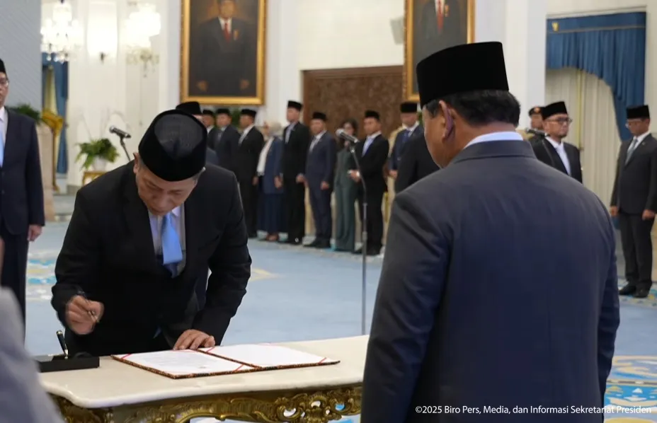 Ferry Juliantono Dilantik sebagai Menteri Koperasi Baru