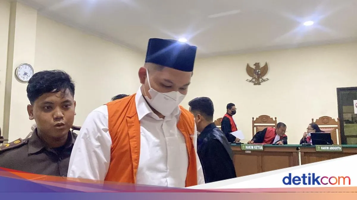 Sidang Vonis Chiko Tunda Akibat Hakim Sakit
