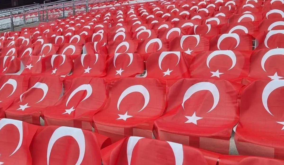 Rudal Iran Dihancurkan NATO, Serpihan Jatuh di Hatay