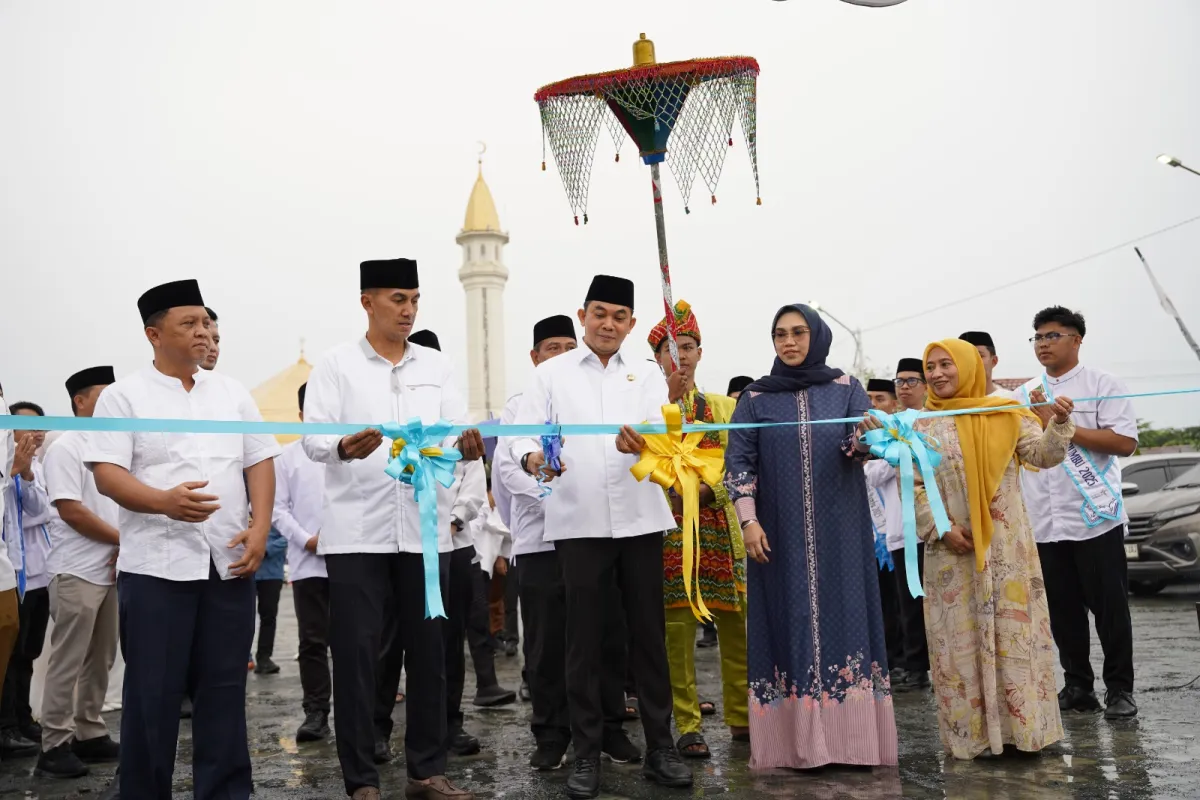 Bupati Andi Rudi Latif Resmikan Aksi Bajual Wadai 2026 untuk Pelestarian Kuliner dan Ekonomi Masyarakat