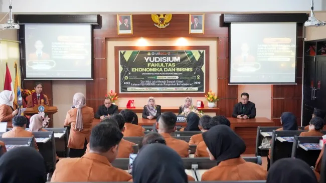 54 Lulusan FEB Unikama Siap Ciptakan Solusi Ekonomi Berbasis Kearifan Lokal