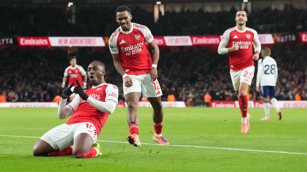 Arsenal dan Manchester United Bersaing Dapatkan Bek Jerman Nathaniel Brown