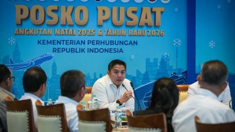 Seskab Teddy Indra Wijaya Tampil di Tengah Kritikan Kebijakan Pemerintah
