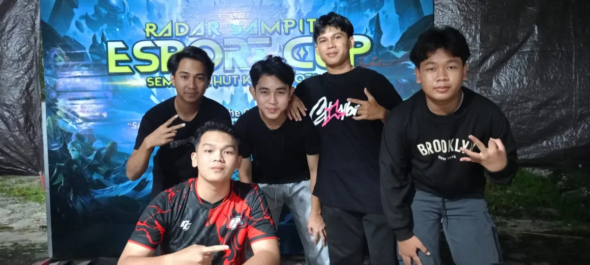NES Clove Sabet Juara III di Radar Sampit E-Sport Cup 2026
