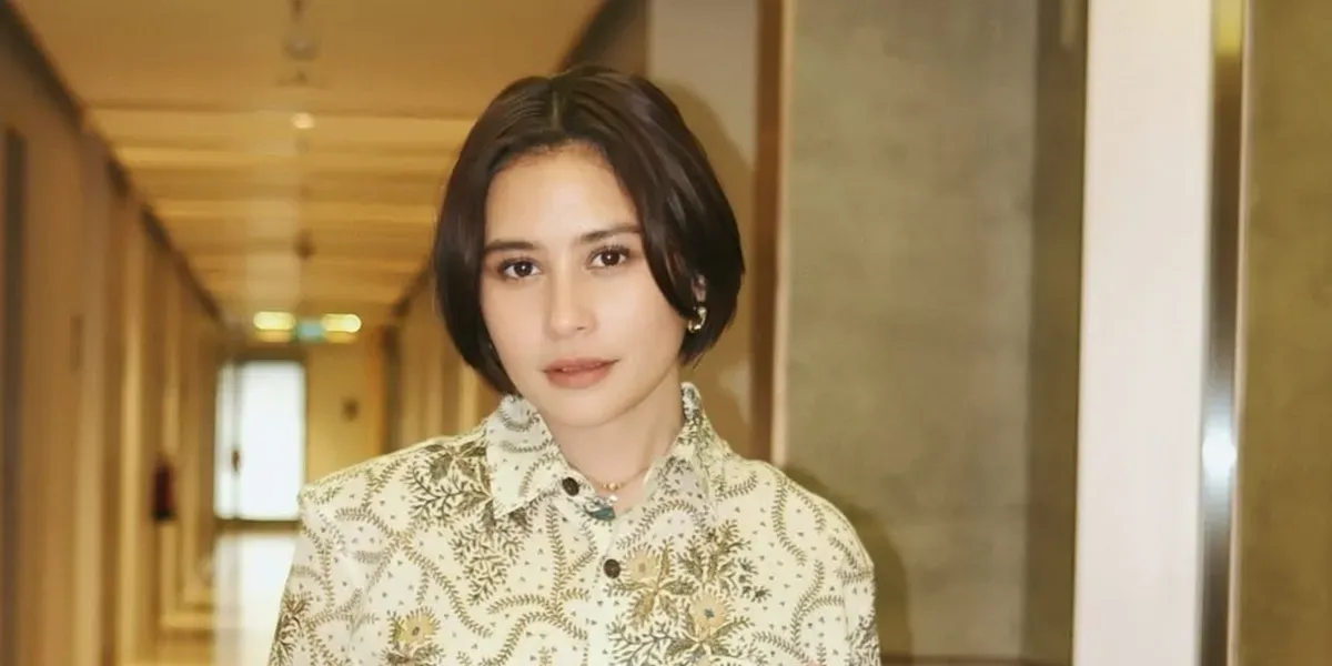 Prilly Latuconsina Berbagi Ilmu sebagai Dosen di LSPR