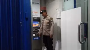 Polsek Kunjang Laksanakan Patroli Perbankan untuk Cegah Kejahatan