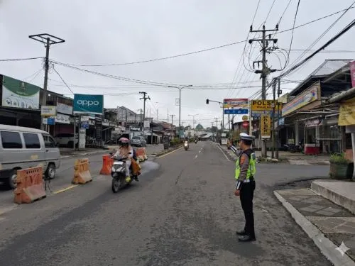 Sat Lantas Polres Lampung Barat Gelar Pengaturan Lalu Lintas Pagi Hari