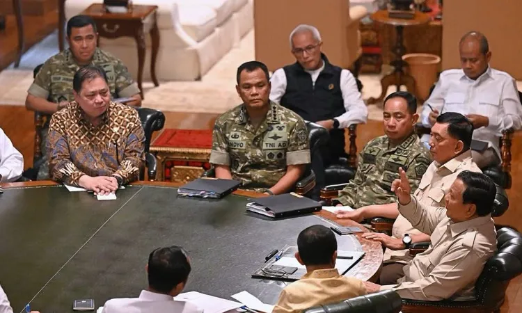 Prabowo Pimpin Rapat Menteri Bahas Swasembada dan Persiapan Idulfitri 2026