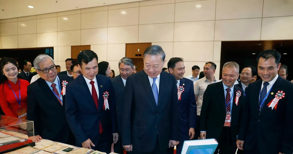 Peran Universitas Nasional Hanoi dalam Takdir Bangsa