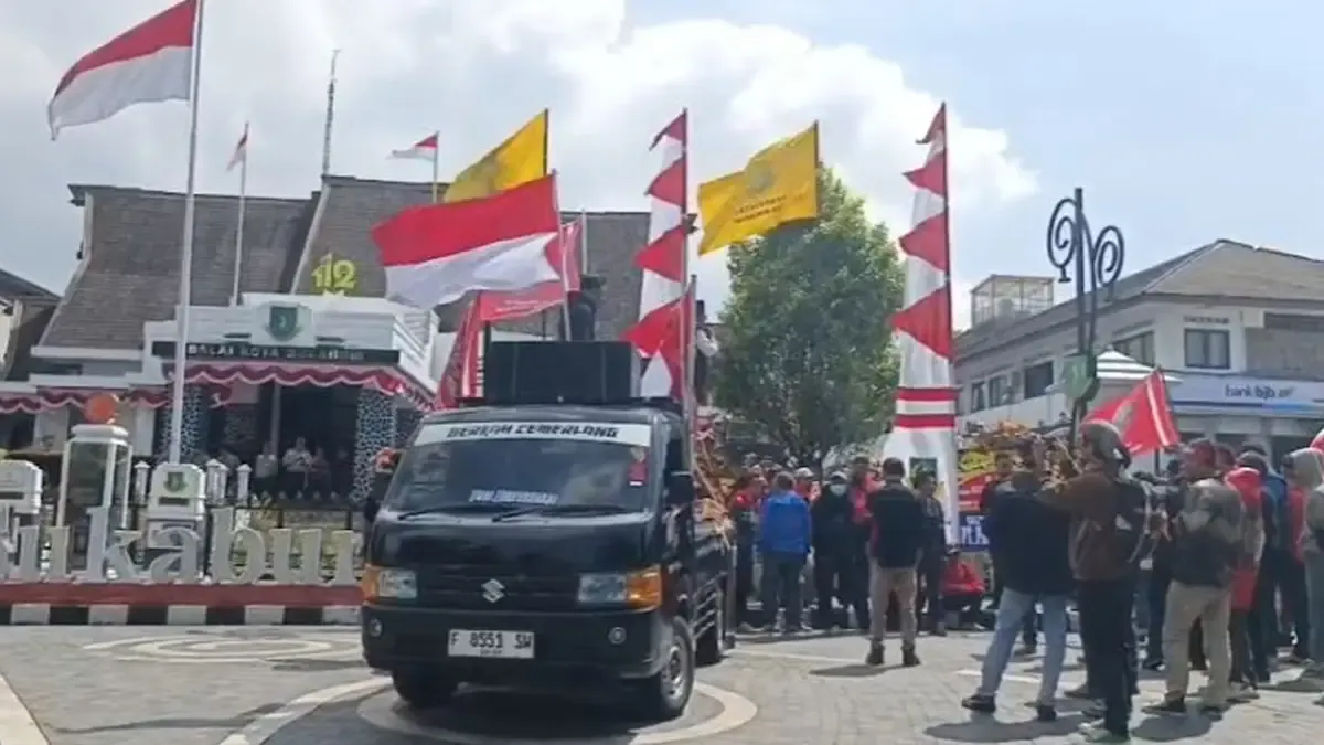Protes Warga Cibeureum Terkait Program Makan Bergizi Gratis di HUT Kota Sukabumi ke-112