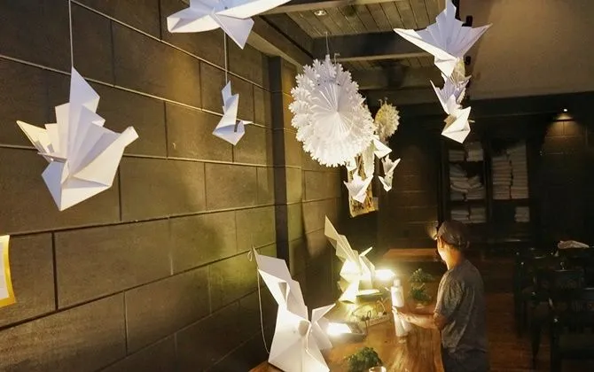 Dekorasi Pernikahan Unik dari Kertas Putih Pecahkan Rekor MURI