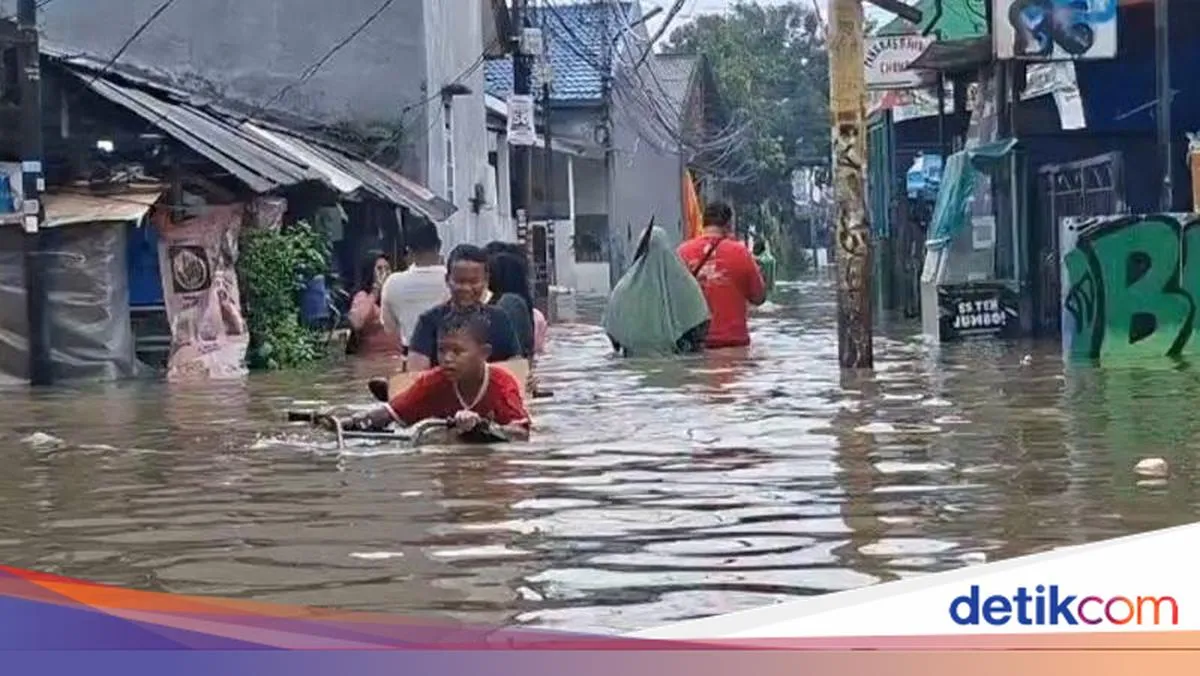 Banjir Melanda Jakarta, 140 RT dan 16 Ruas Jalan Terendam