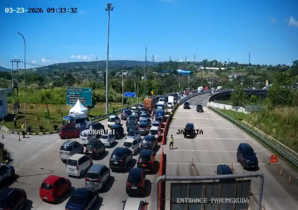 Kemacetan Panjang Terjadi di Tol Bocimi Menuju Cibadak