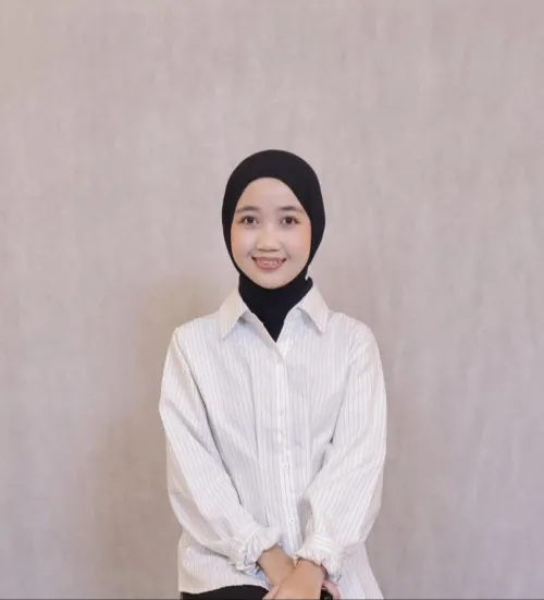 Annisa Risma: Dari Hobi Buket Menjadi Pengusaha Muda