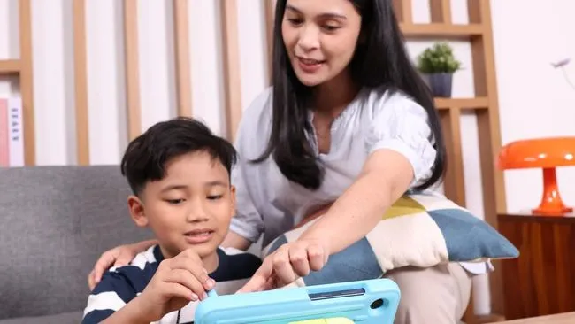 Pentingnya Pendampingan Orang Tua dalam Screen Time Anak
