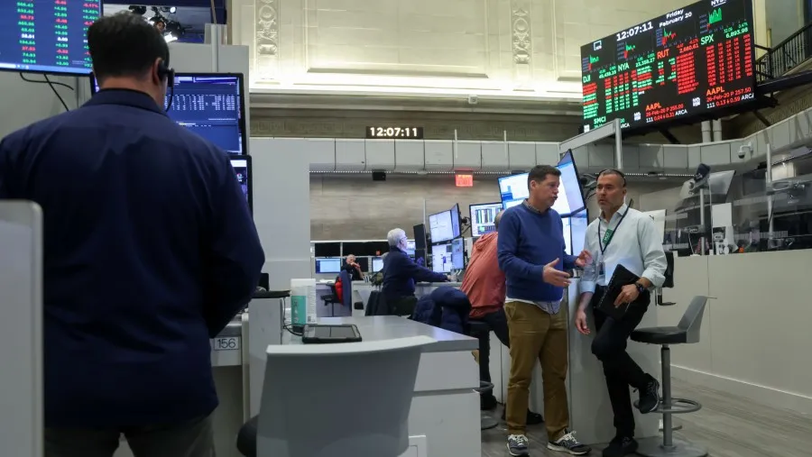 Pasar Saham AS Pulih Didukung Kemitraan Baru AI Anthropic