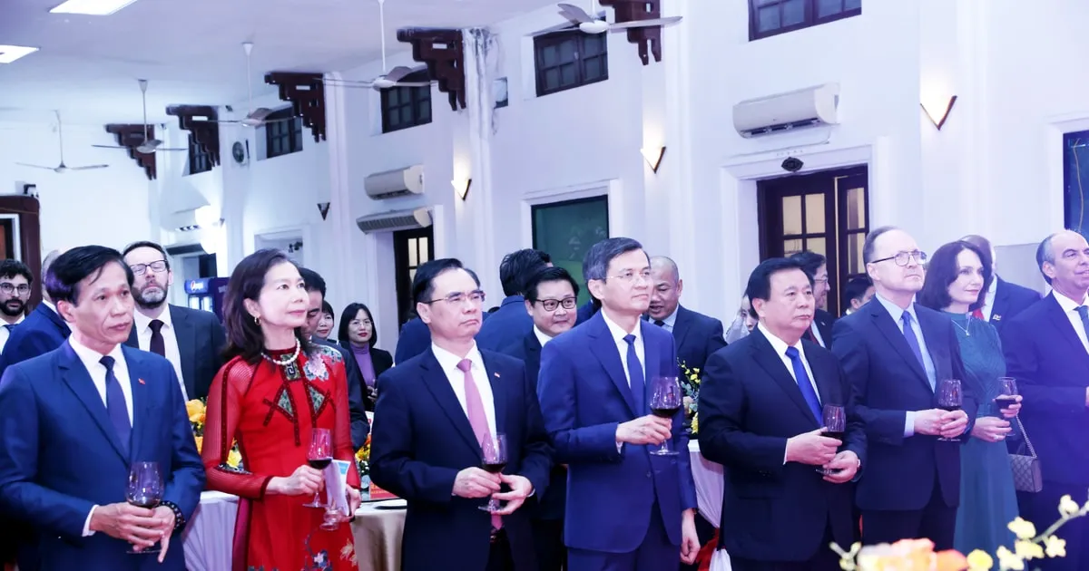Akademi Politik Nasional Ho Chi Minh Perkuat Kerja Sama Internasional dengan Duta Besar dan Organisasi Global