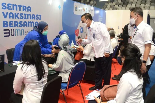 Sentra Vaksinasi Massal Dukung Pencapaian Target Vaksinasi COVID-19